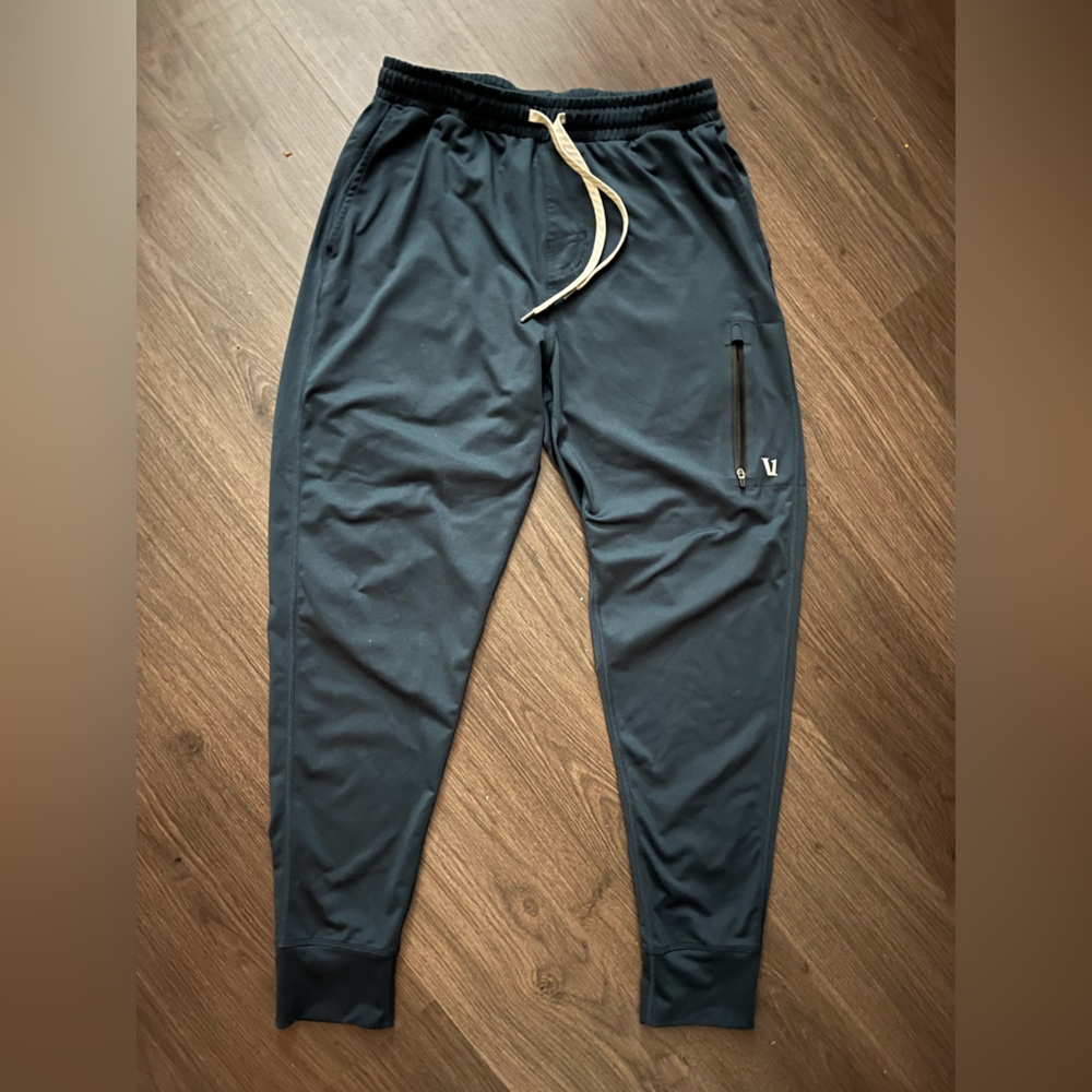 Vuori Men’s Tapered Joggers